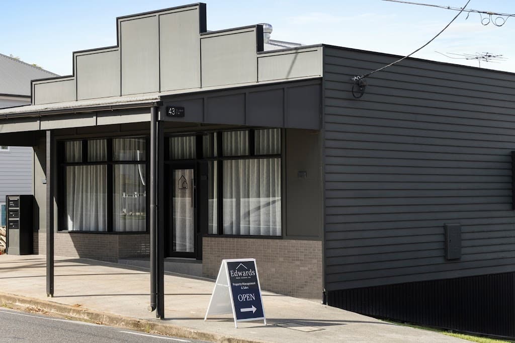 Edwards Real Estate Co